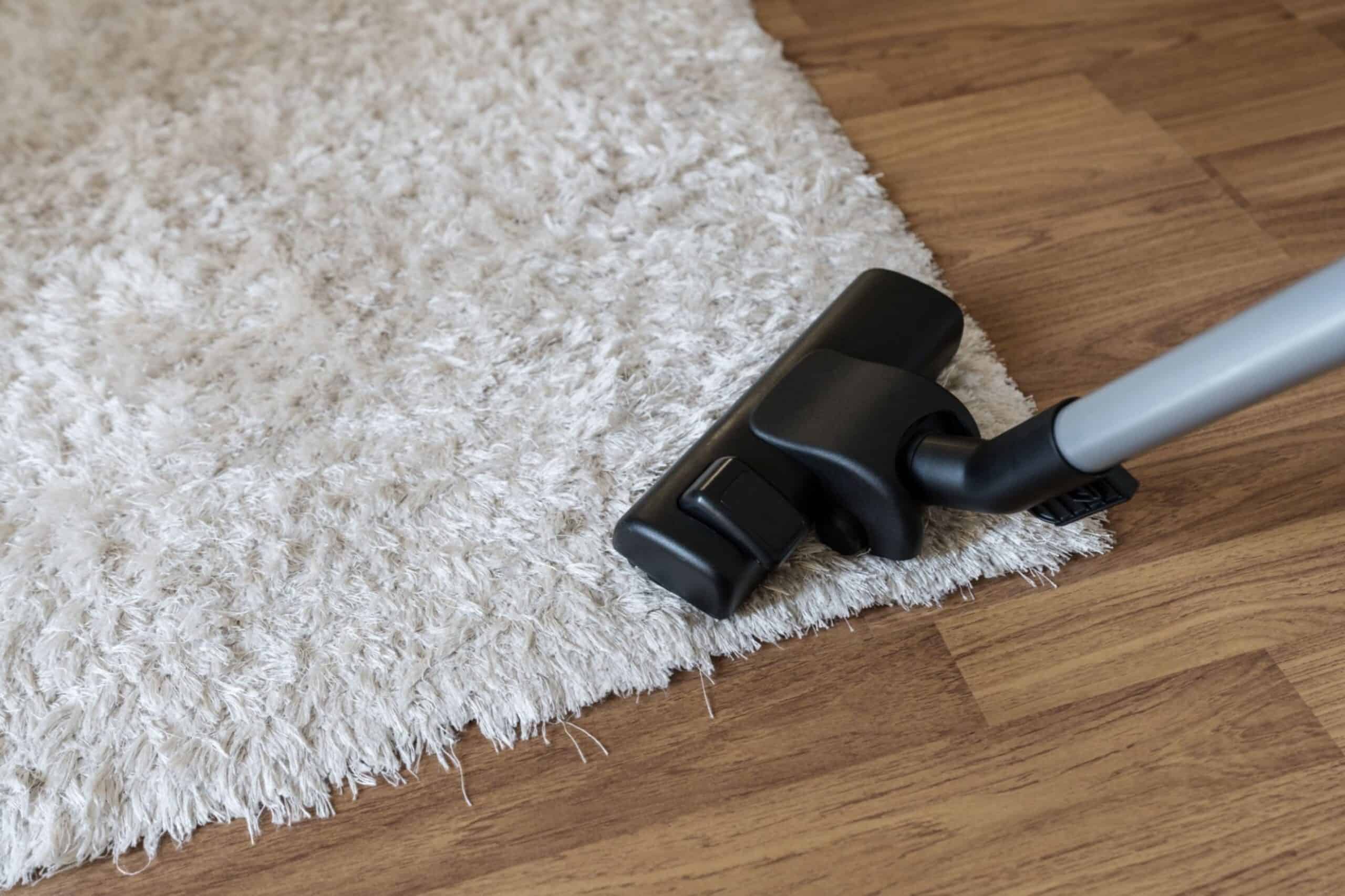 Cleaning white carpet